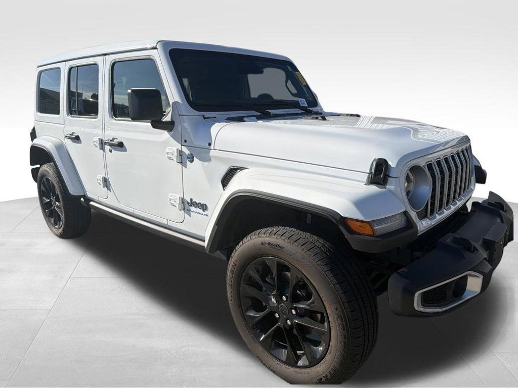 Used 2025 Jeep Wrangler Unlimited Sahara w/ Safety Group AWD/4WD image 14