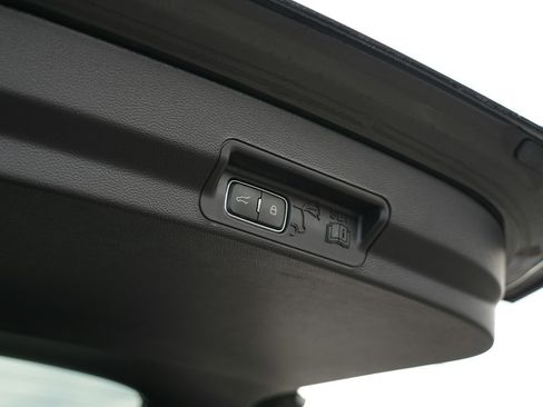 Used 2022 Ford Explorer XLT w/ Class IV Trailer Tow Package image 27