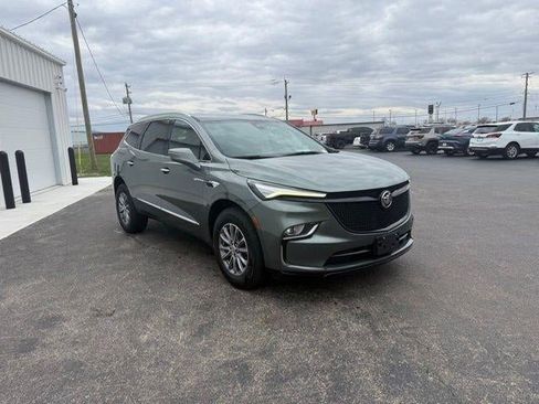 Used 2023 Buick Enclave Essence w/ LPO, Black Accent Package image 4