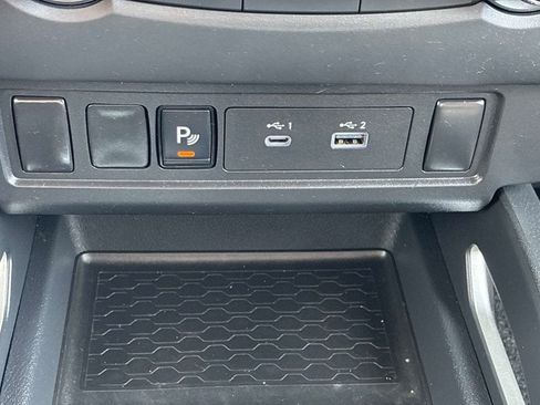 Used 2025 Nissan Frontier SV AWD/4WD image 27