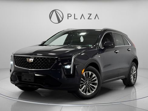 Used 2025 Cadillac XT4 Premium Luxury image 1