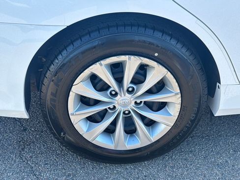 Used 2017 Toyota Camry LE image 39