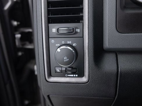 Used 2018 RAM 1500 Express w/ Express Value Package AWD/4WD image 42