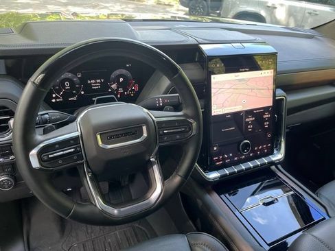 Used 2025 GMC Yukon Denali w/ Denali Reserve Package AWD/4WD image 6