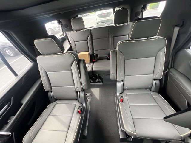 New 2026 GMC Yukon Elevation w/ Elevation Premium Package AWD/4WD image 13
