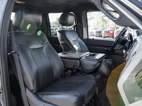 Used 2012 Ford F350 Lariat w/ Chrome Pkg image 35