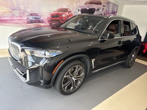 Used 2024 BMW X5 sDrive40i w/ Premium Package RWD image 2