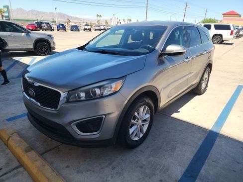 Used 2016 Kia Sorento L FWD image 5
