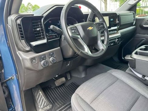 Used 2024 Chevrolet Silverado 1500 LT AWD/4WD image 25