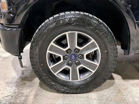 Used 2017 Ford F150 XLT w/ Equipment Group 302A Luxury image 8