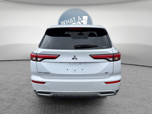 Used 2024 Mitsubishi Outlander SE AWD/4WD image 5