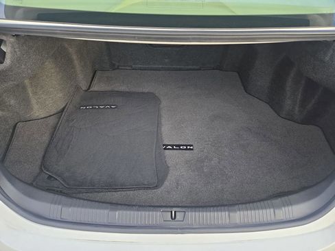 Used 2018 Toyota Avalon XLE Plus image 21