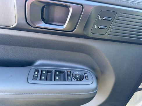 Used 2025 Hyundai Santa Fe Calligraphy image 17