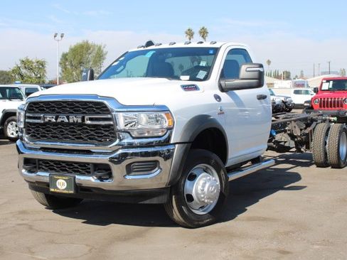 New 2025 RAM 5500 Tradesman image 17