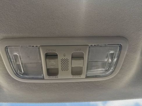 Used 2018 Honda HR-V EX image 39
