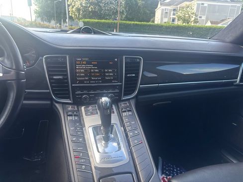 Used 2015 Porsche Panamera AWD/4WD image 36
