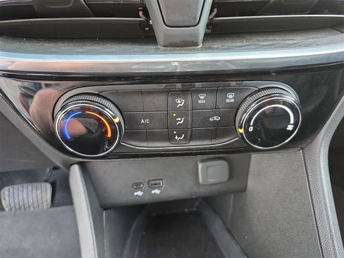 Used 2024 Buick Encore GX Sport Touring image 16