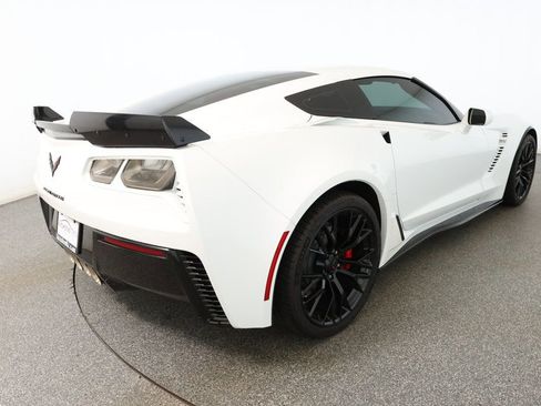 Used 2016 Chevrolet Corvette Z06 w/ 3LZ Preferred Equipment Group image 4