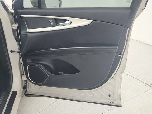 Used 2020 Lincoln Nautilus FWD w/ Equipment Group 101A image 26