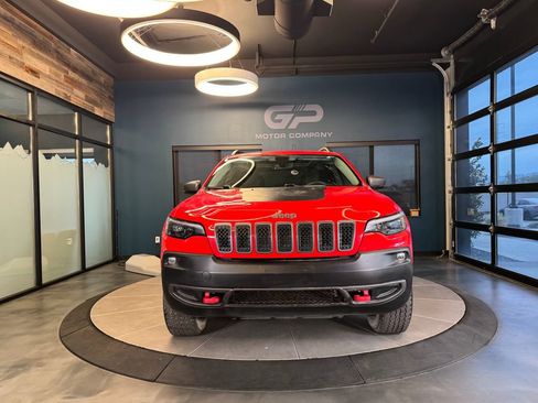 Used 2019 Jeep Cherokee Trailhawk w/ Comfort/Convenience Group AWD/4WD image 8