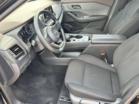 Used 2023 Nissan Rogue S image 6