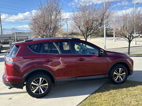 Used 2018 Toyota RAV4 XLE image 6