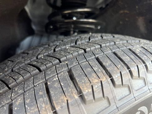 New 2026 Ford Explorer Active w/ Active Comfort Package image 24