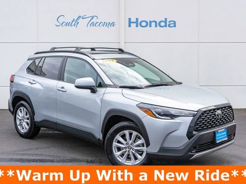 Used 2023 Toyota Corolla Cross LE w/ Moonroof Package AWD/4WD image 1