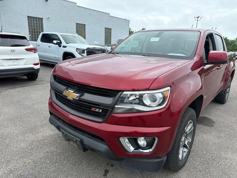 Used 2018 Chevrolet Colorado Z71 AWD/4WD image 3