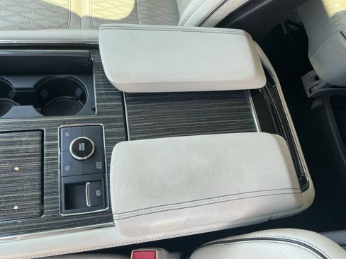 Certified 2023 Lincoln Navigator Black Label AWD/4WD image 11