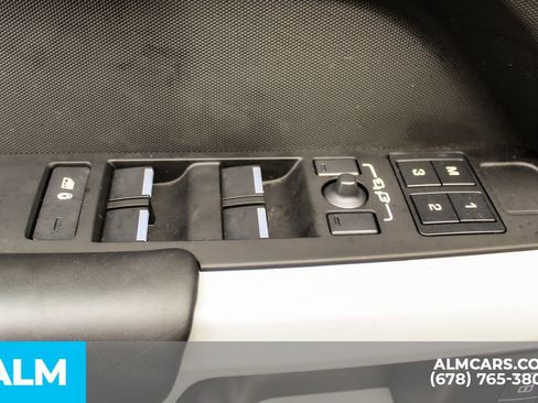 Used 2024 Land Rover Defender 110 X-Dynamic SE image 42