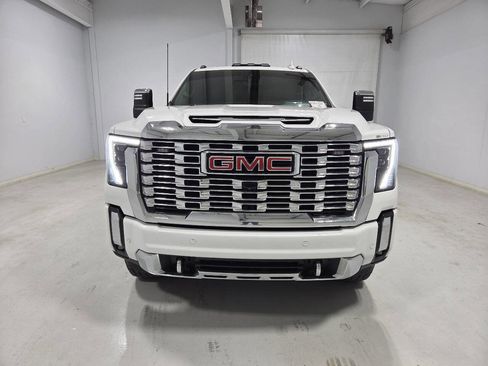 Used 2024 GMC Sierra 2500 Denali w/ Denali Reserve Package image 2