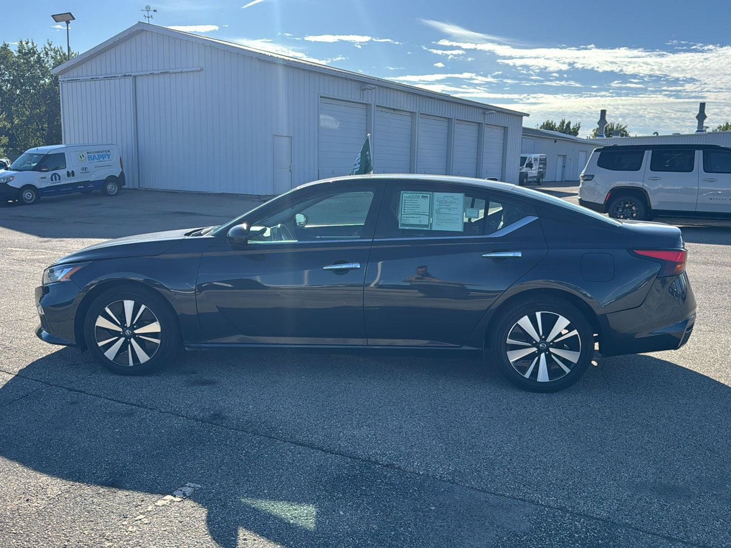 Used 2021 Nissan Altima 2.5 SV FWD image 6