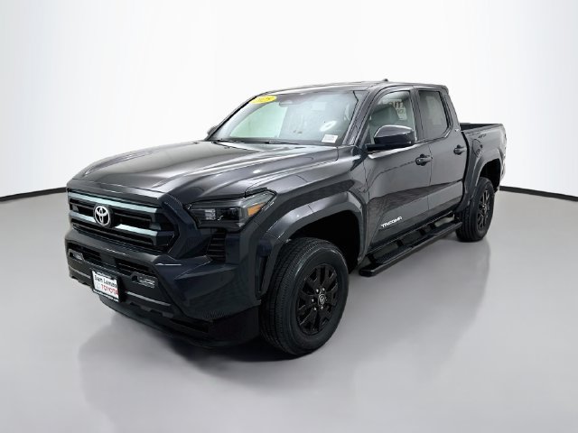 Used 2025 Toyota Tacoma SR5 AWD/4WD image 3