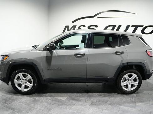 Used 2024 Jeep Compass Sport AWD/4WD image 3
