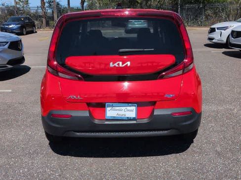 Used 2022 Kia Soul LX image 6