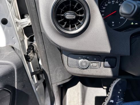 Used 2023 Mercedes-Benz Sprinter 1500 image 14