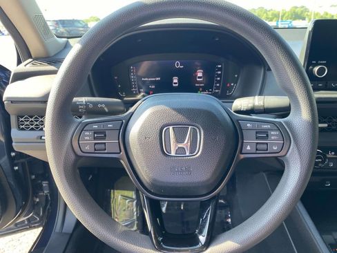Certified 2025 Honda Accord SE image 18