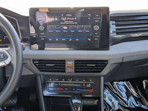 Used 2025 Volkswagen Jetta SE FWD image 19