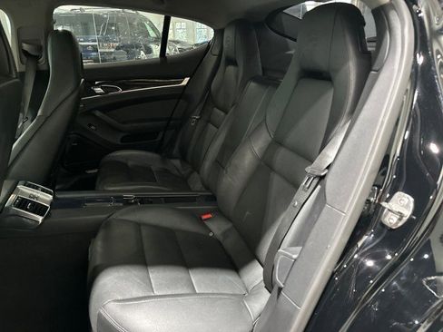 Used 2013 Porsche Panamera image 6