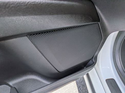 Used 2015 Ford Fusion SE FWD image 15