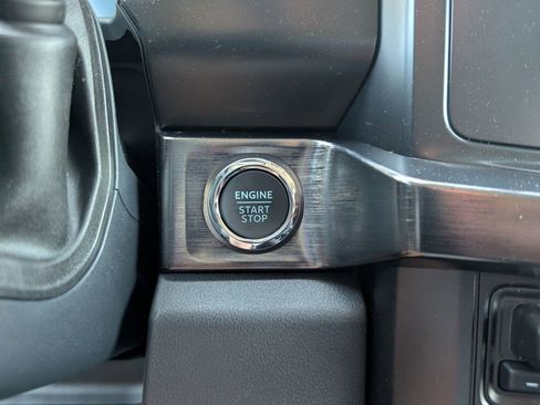 New 2026 Ford F250 Lariat w/ Black Appearance Package AWD/4WD image 11