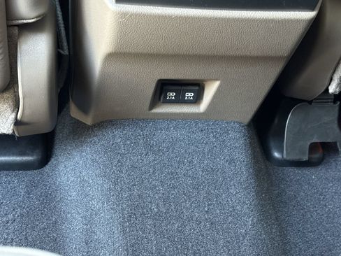 Used 2023 Lexus GX 460 Premium w/ Accessory Package AWD/4WD image 14
