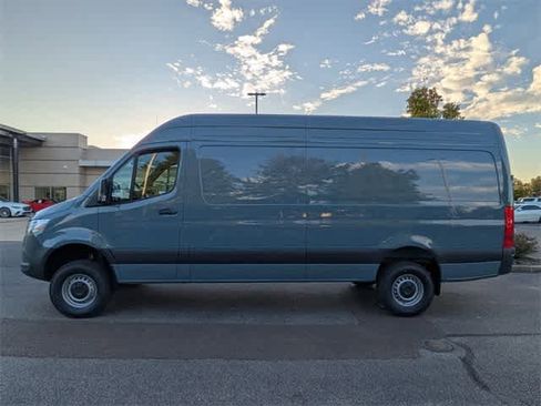 Used 2025 Mercedes-Benz Sprinter 2500 image 5