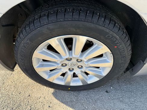 Used 2012 Toyota Sienna Limited image 12