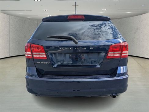 Used 2018 Dodge Journey SE image 4