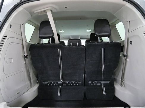 Used 2023 Chrysler Pacifica Touring-L image 25