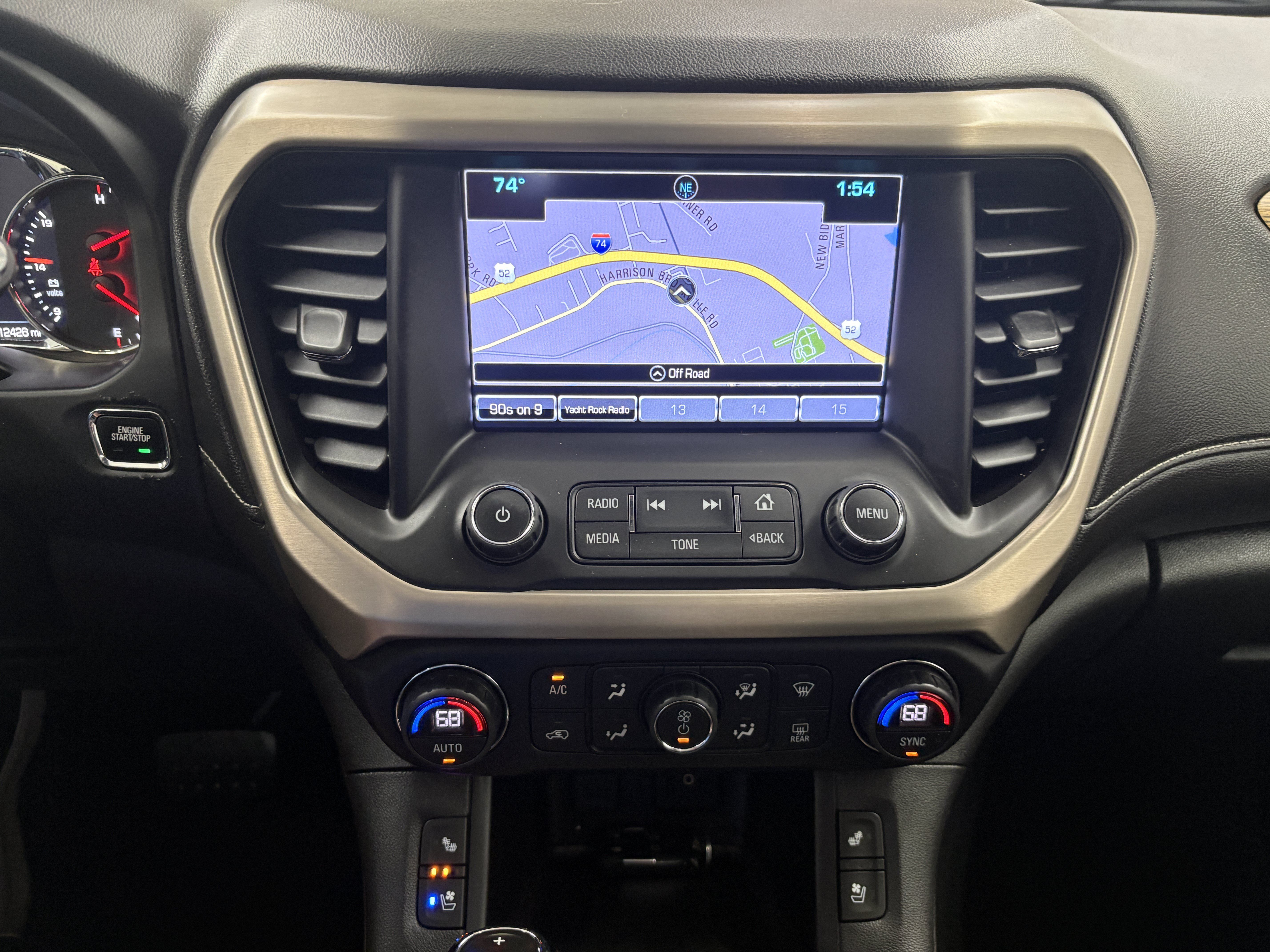 Used 2019 GMC Acadia Denali w/ Technology Package FWD image 16
