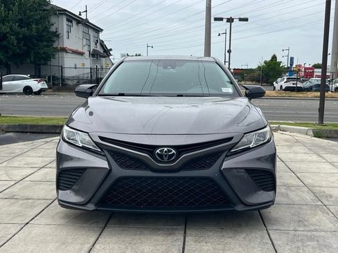 Used 2019 Toyota Camry SE FWD image 4
