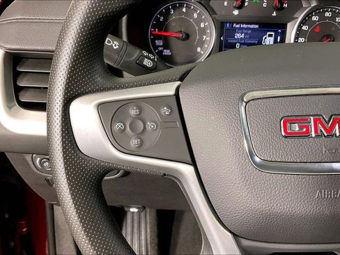 Used 2024 GMC Terrain SLE w/ Driver Convenience Package image 26